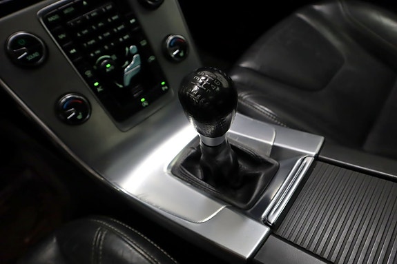 Volvo S60 13 of 19