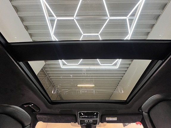 Land Rover Range Rover 12 of 21