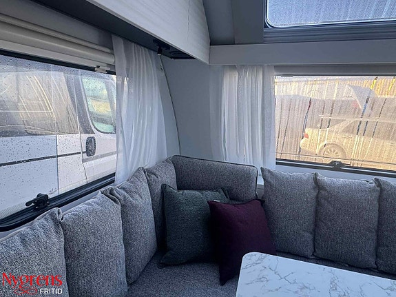 Adria ADORA 572 UT 5 of 19
