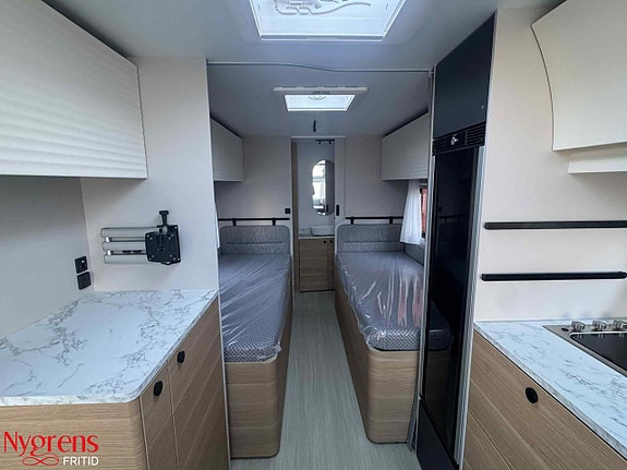 Adria ADORA 572 UT 10 of 19