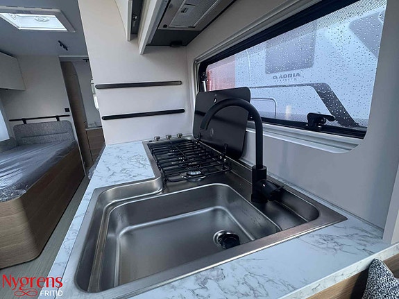 Adria ADORA 572 UT 9 of 19