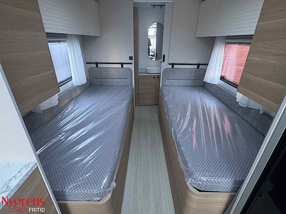 Adria ADORA 572 UT 12 of 19