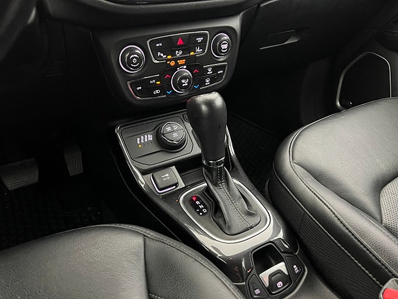 Jeep Compass 23 of 27