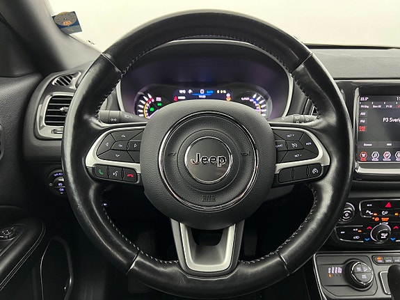 Jeep Compass 21 of 27