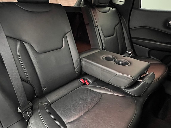 Jeep Compass 19 of 27