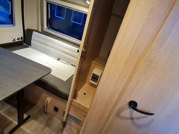 Sunlight Cliff 540 Vanlife aut, dieselvärme SVERIGEPREMIÄR 15 of 25