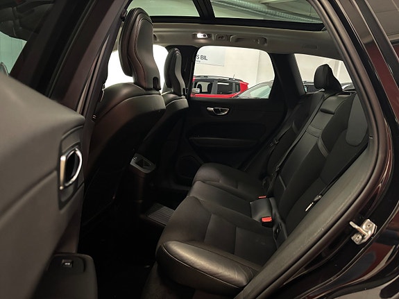 Volvo XC60 15 of 27