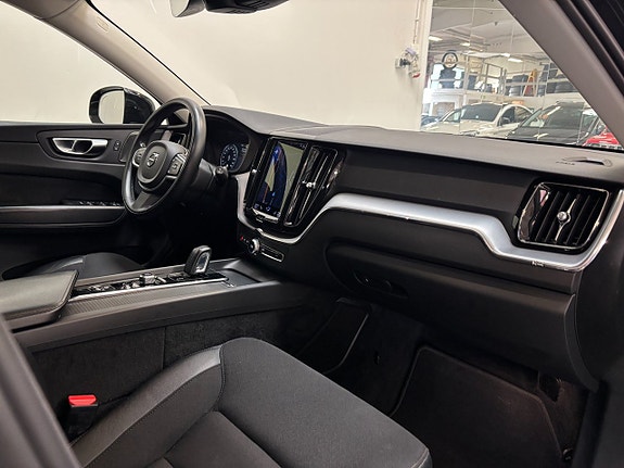 Volvo XC60 12 of 27