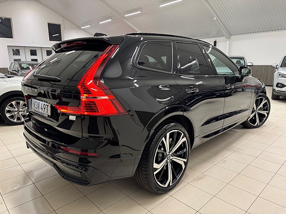 Volvo XC60 2 of 5