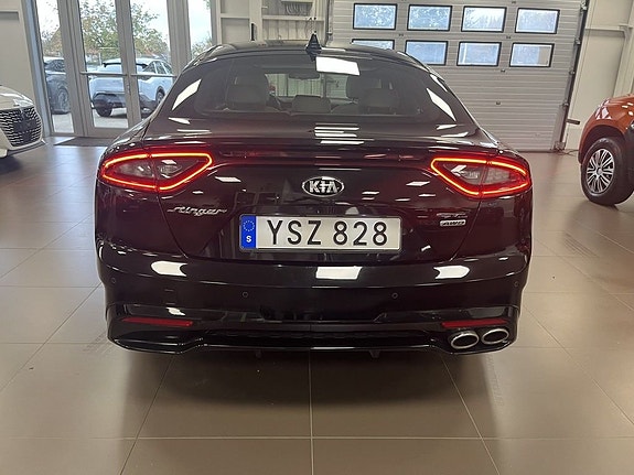 Kia Stinger 3 of 5