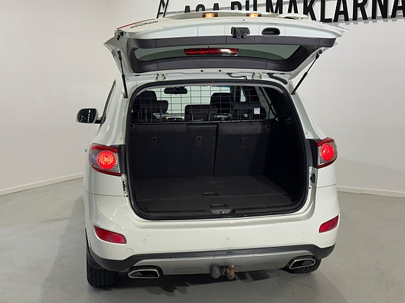 Hyundai Santa Fe 21 of 26