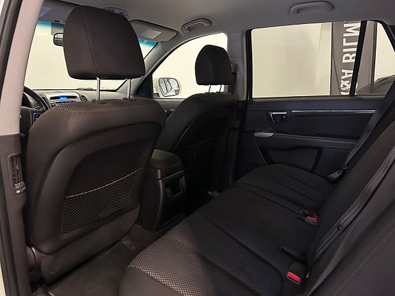 Hyundai Santa Fe 18 of 26