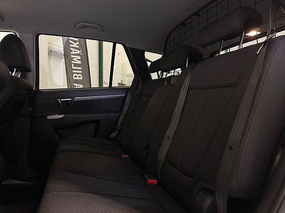 Hyundai Santa Fe 19 of 26