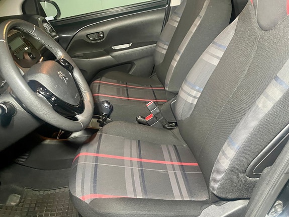Peugeot 108 8 of 16