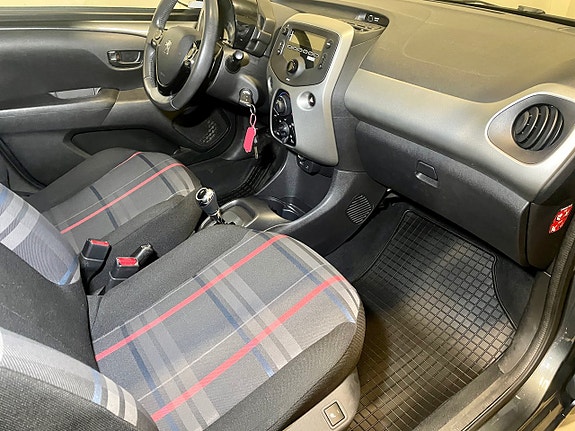 Peugeot 108 10 of 16