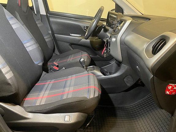 Peugeot 108 11 of 16