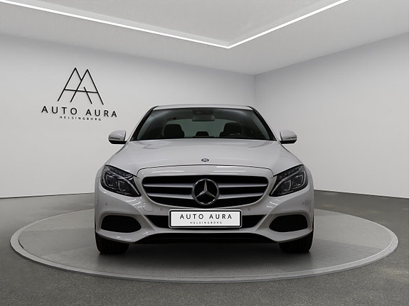 Mercedes-Benz C220 d 2 of 20