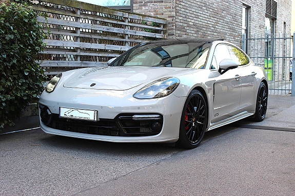Porsche Panamera GTS