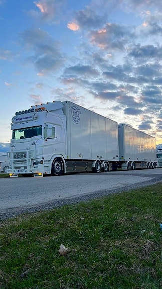 Scania R560 6x2 Ekeri ekipage