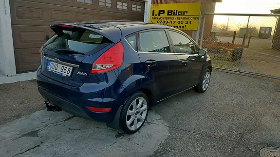 Ford Fiesta 3 of 5