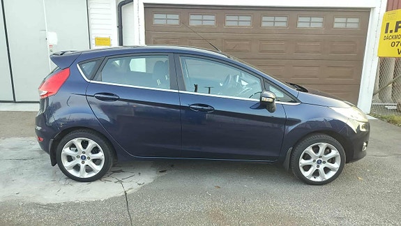 Ford Fiesta 2 of 5