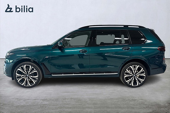 BMW X7 3 of 5