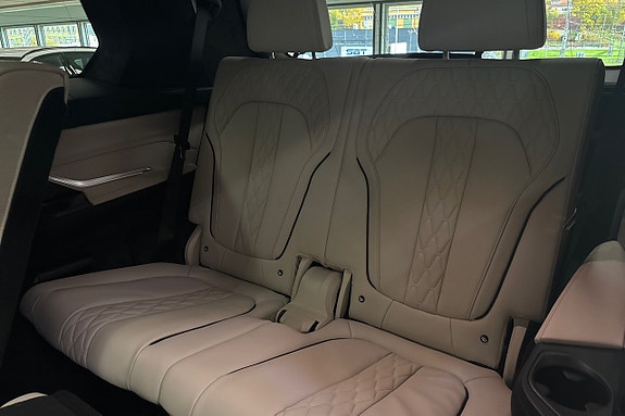 BMW X7 12 of 21