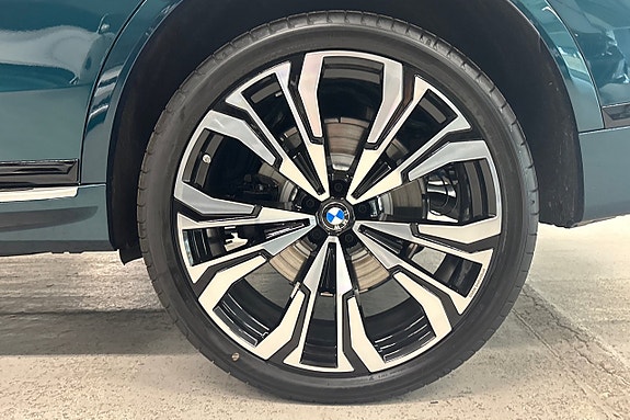BMW X7 18 of 21