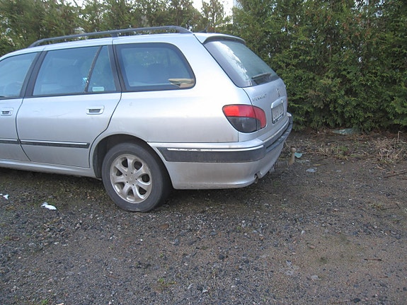 Peugeot 406 3 of 3