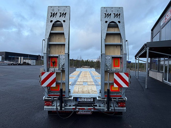 Maskinsläp Müller Mitteltal 38t 4-axl, p-light hydr. ramper 4 of 5