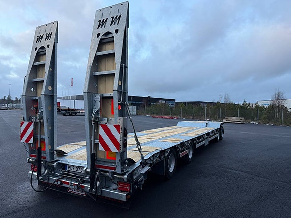 Maskinsläp Müller Mitteltal 38t 4-axl, p-light hydr. ramper 5 of 5