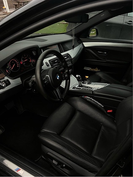BMW 520d 3 of 5