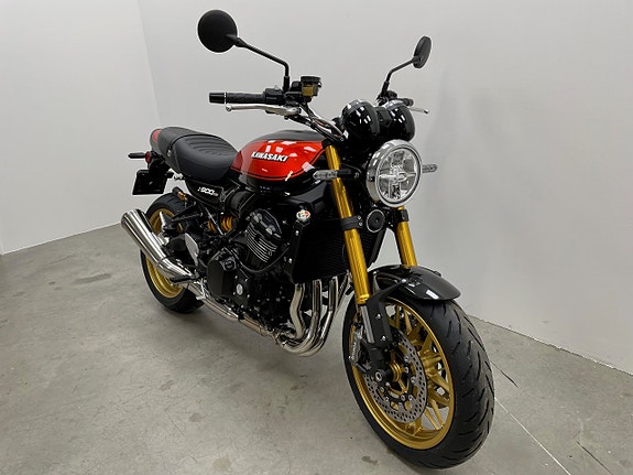 Kawasaki Z900 RS 4 of 9