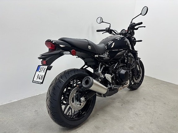 Kawasaki Z900 RS Black Ball Edition NYHET 2026 Passa på att förboka inför sommaren 3 of 8