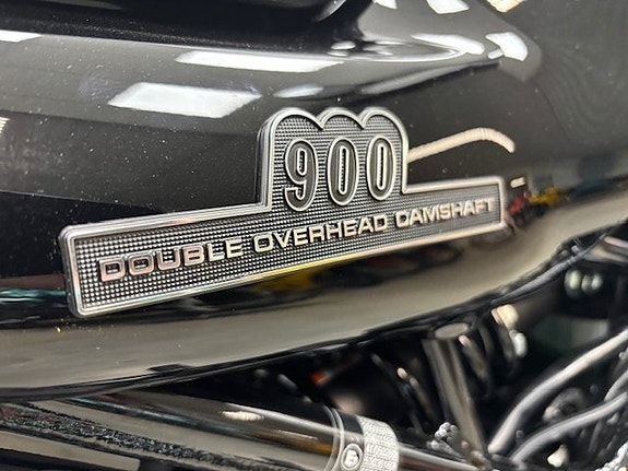 Kawasaki Z900 RS Black Ball Edition NYHET 2026 Passa på att förboka inför sommaren 4 of 8