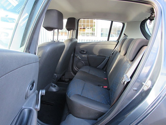 Renault Clio 13 of 14
