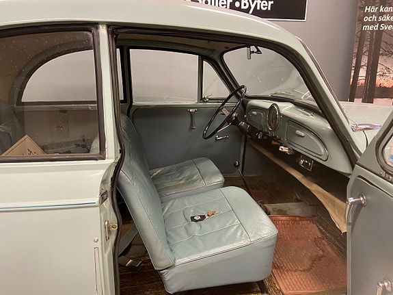 Morris Minor 19 of 25