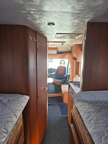 Elnagh Duke 530 L *Långbäddar *Stort garage *8150 mil 21 of 24