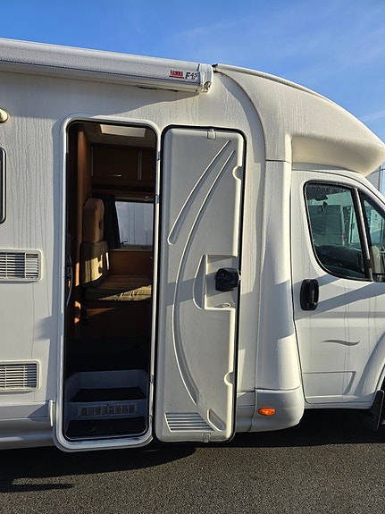 Elnagh Duke 530 L *Långbäddar *Stort garage *8150 mil 8 of 24
