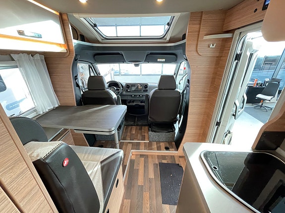Weinsberg Cara Compact / B-körkort/Solcell/Litium/Mercedes/Under 7m 11 of 17