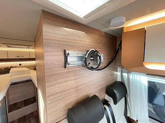 Weinsberg Cara Compact / B-körkort/Solcell/Litium/Mercedes/Under 7m 13 of 17