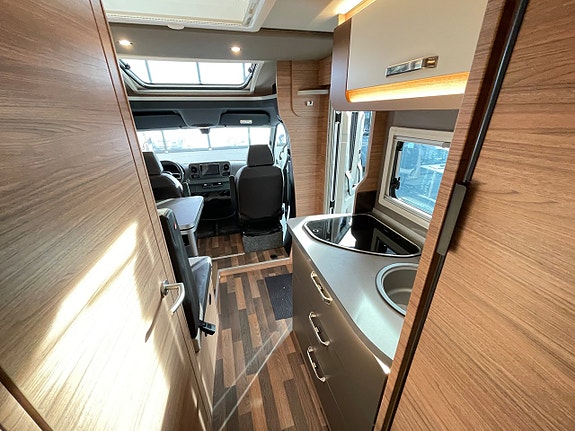 Weinsberg Cara Compact / B-körkort/Solcell/Litium/Mercedes/Under 7m 8 of 17