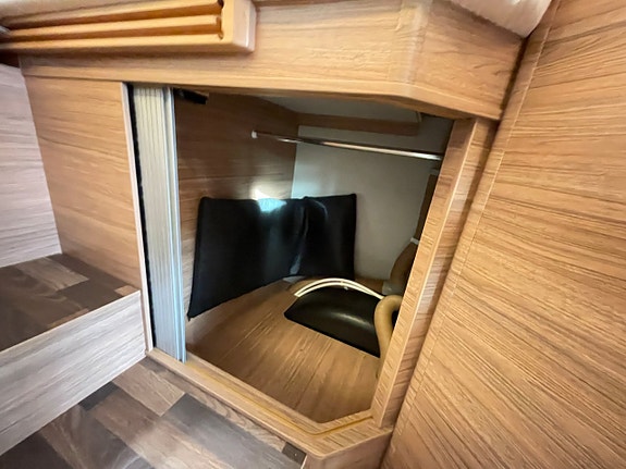 Weinsberg Cara Compact / B-körkort/Solcell/Litium/Mercedes/Under 7m 5 of 17
