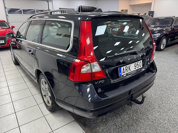 Volvo V70 3 of 21