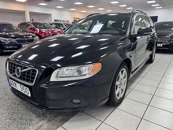 Volvo V70 2 of 21