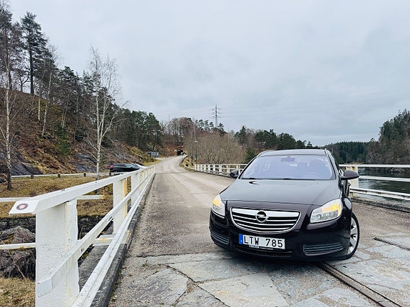 Opel Insignia 2 of 5