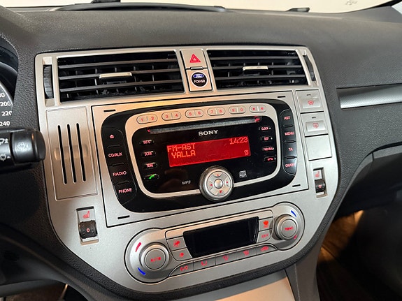 Ford Kuga 14 of 16