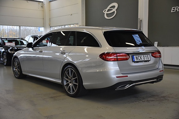 Mercedes-Benz E220 5 of 5