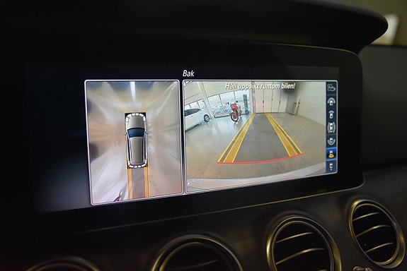 Mercedes-Benz E220 13 of 17