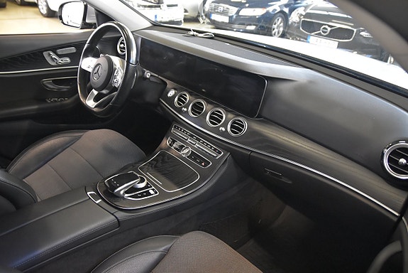 Mercedes-Benz E220 9 of 17